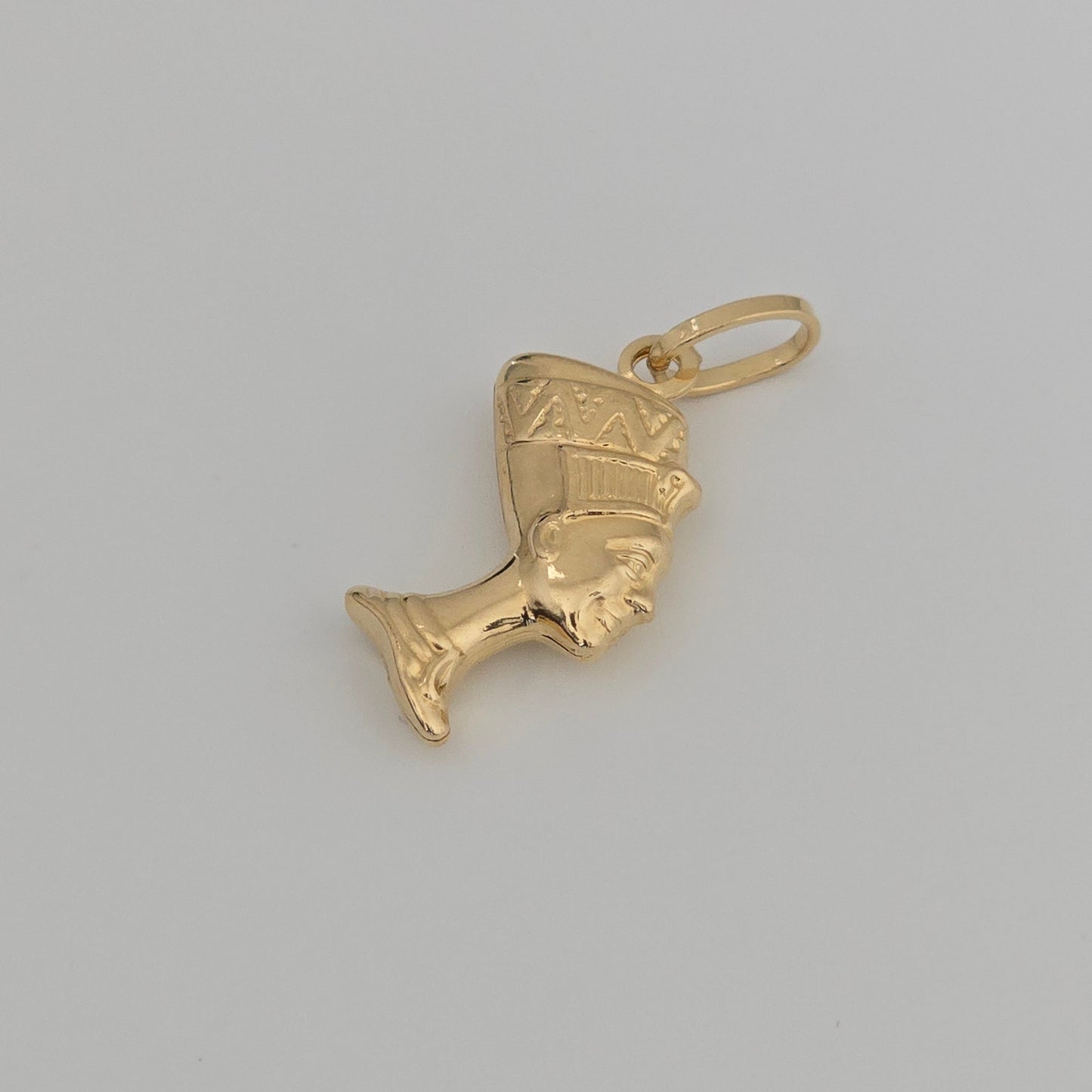 Nerfetiti pendant