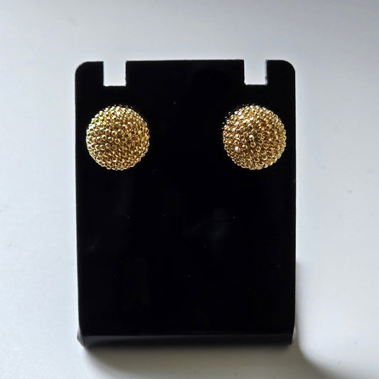 Textured ball stud