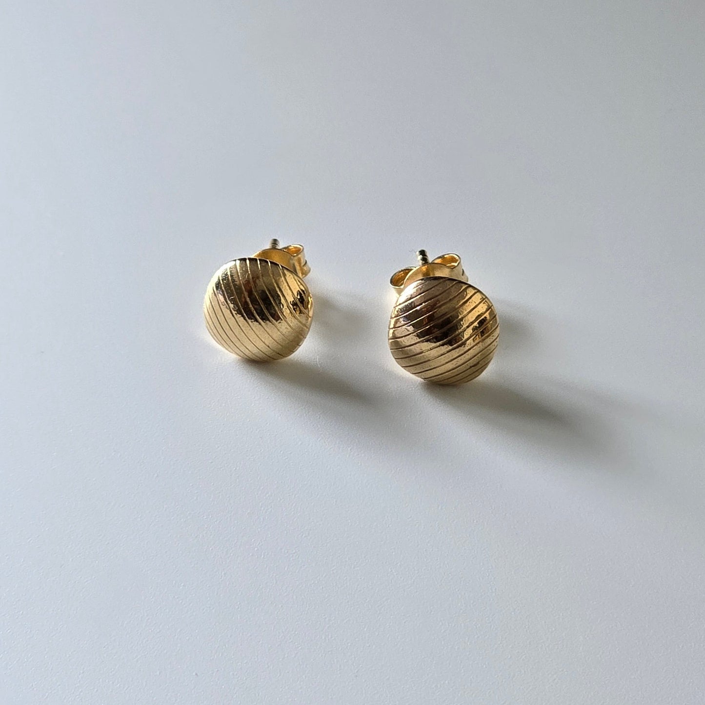 Ripple Shell studs