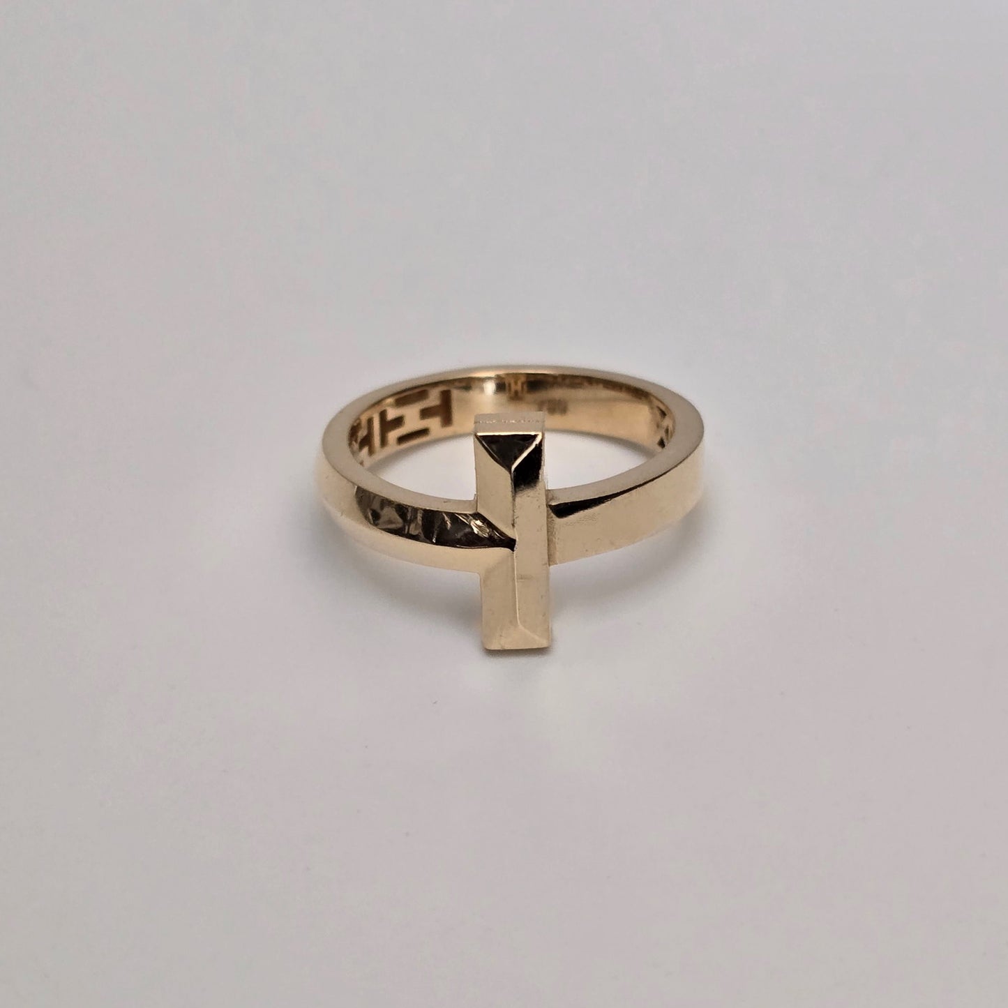 Structured T-Bar Ring