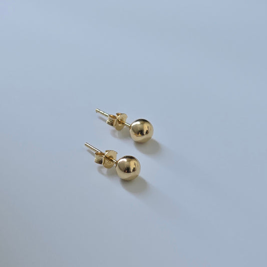 Smooth ball stud