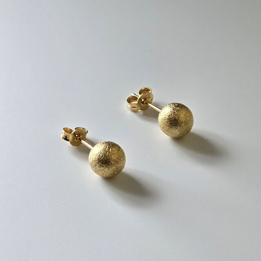 Textured ball stud