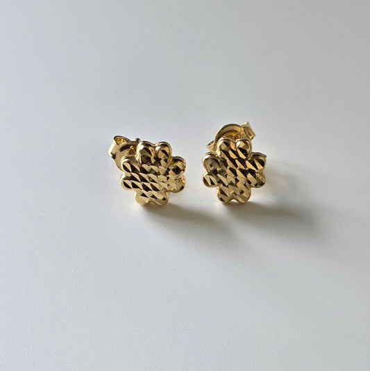 Bloom studs