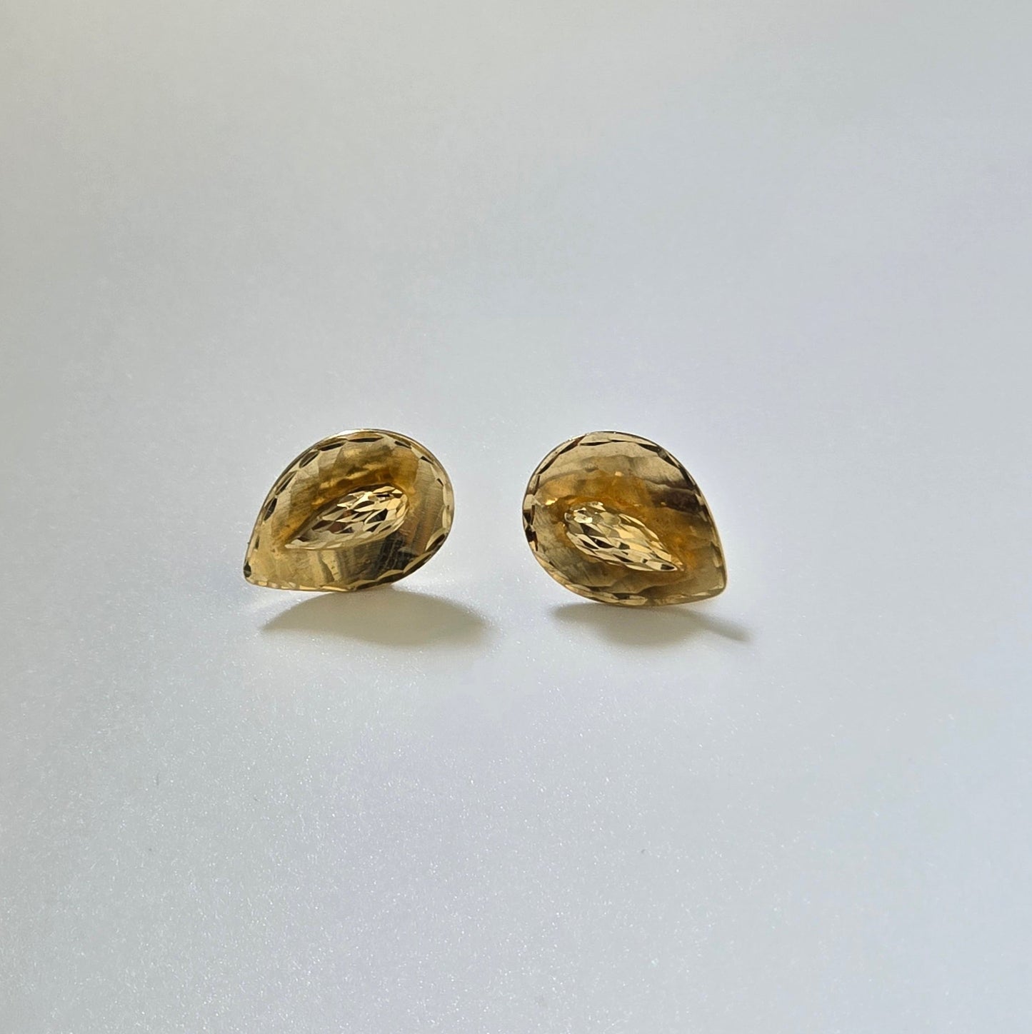 Leaf drop earring
