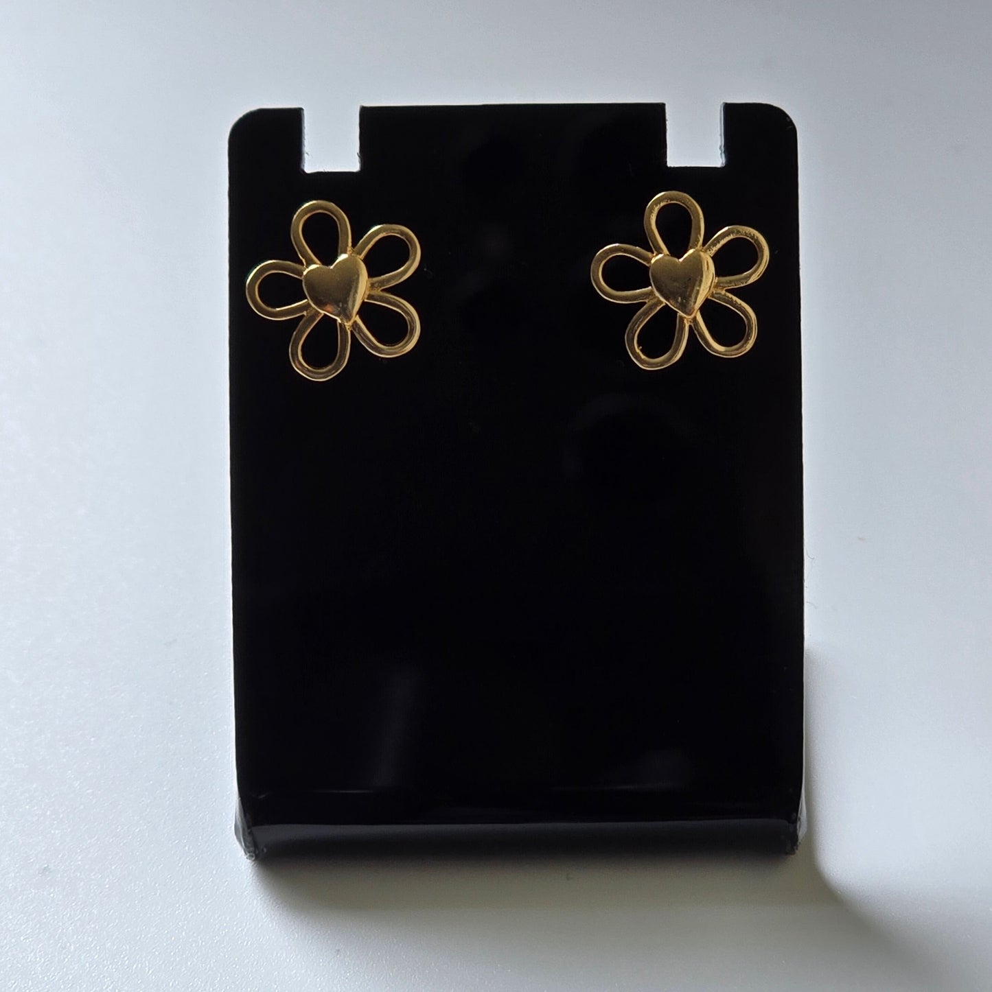 Flower stud