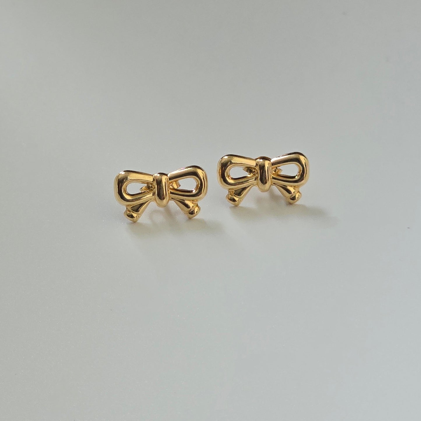 Bow Stud