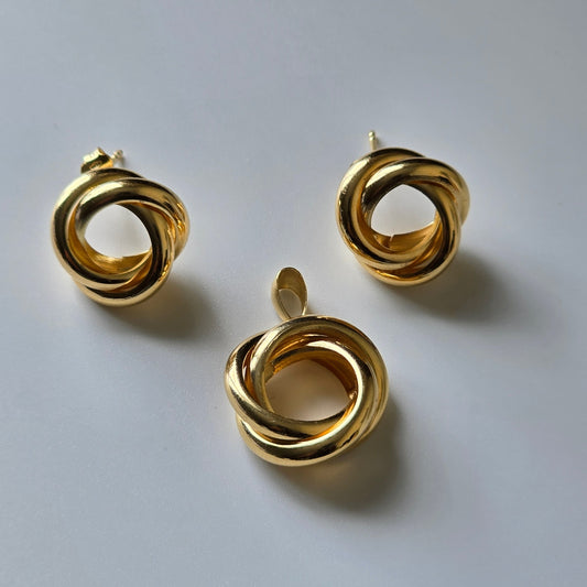 Embrace set