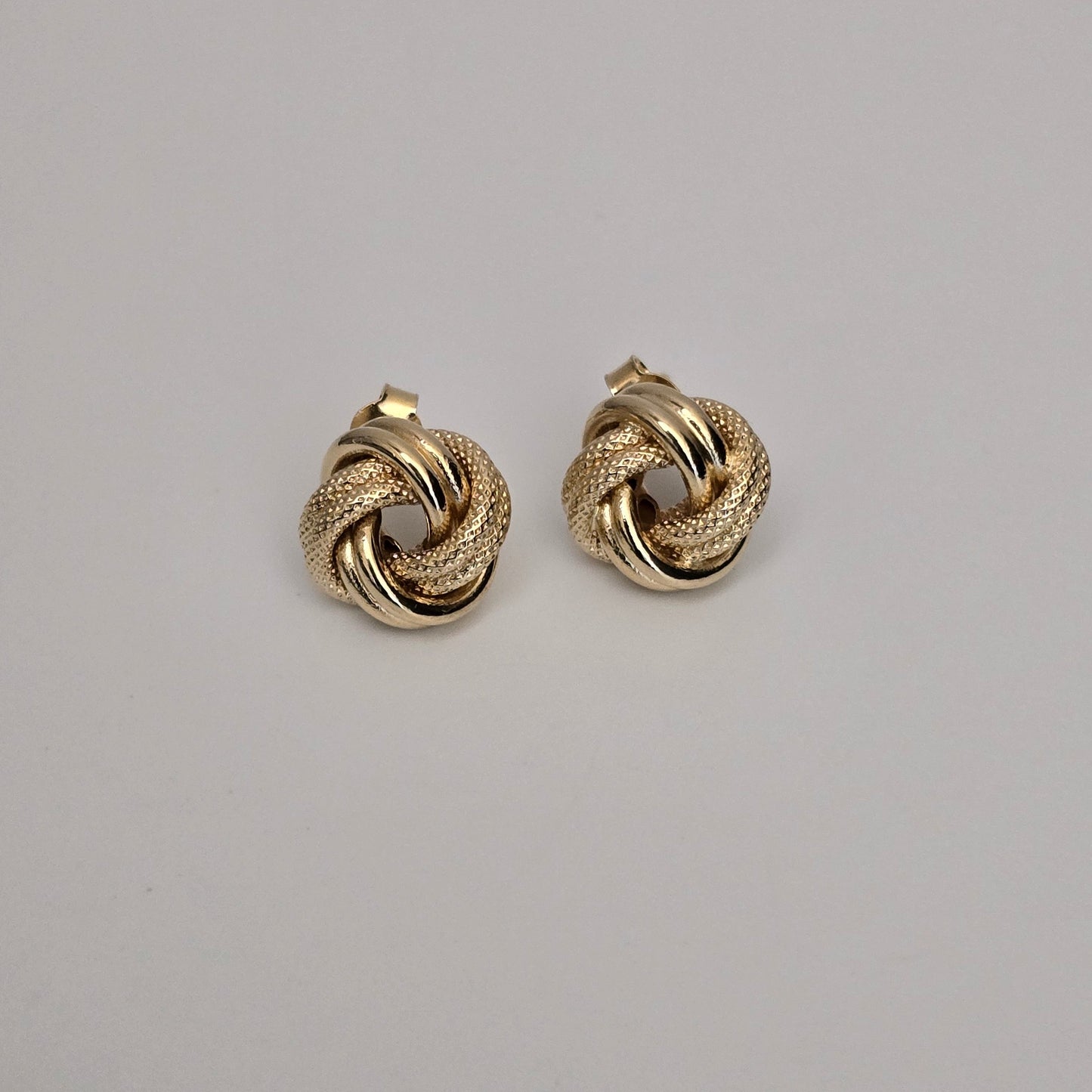 Textured Knot stud