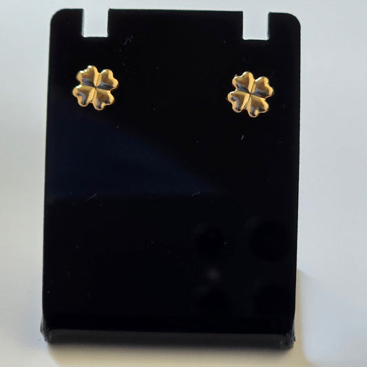 Clover stud