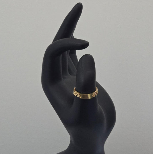 Signature link band