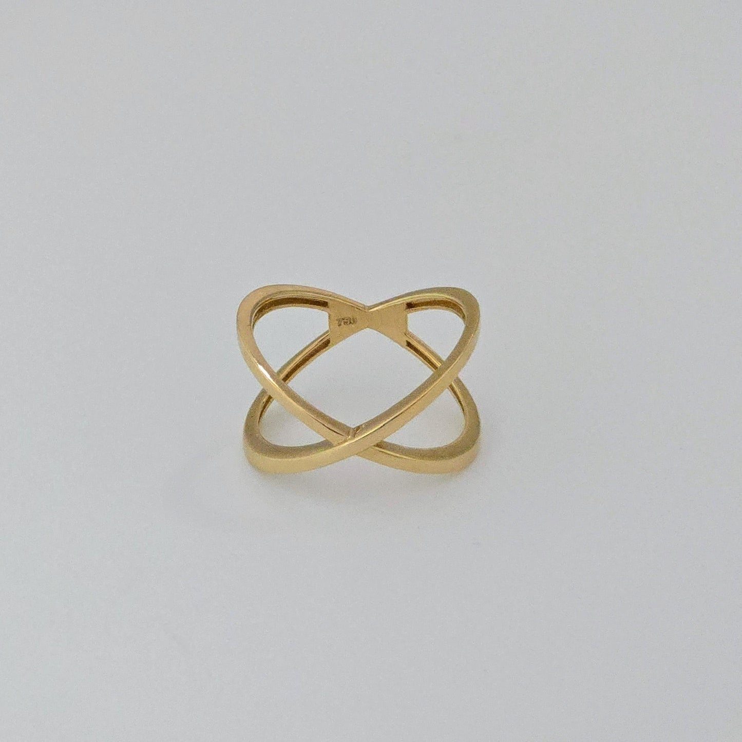 Cris cross ring
