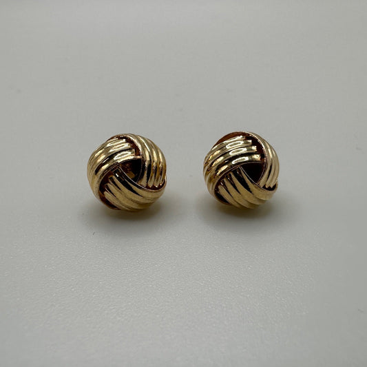 Structured Knot stud
