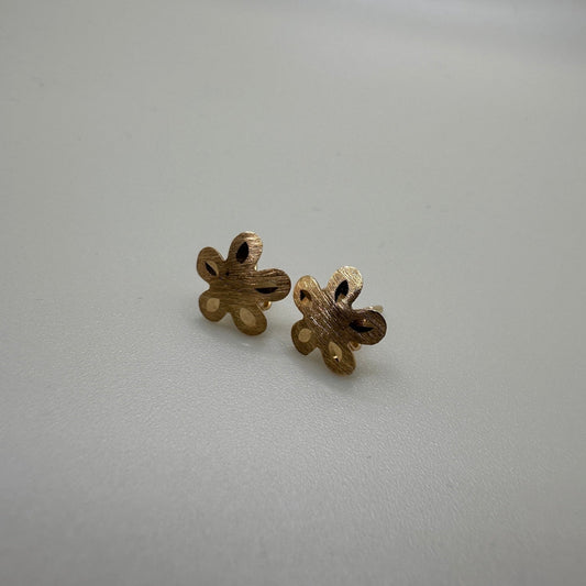 Brushed Foral cutout stud